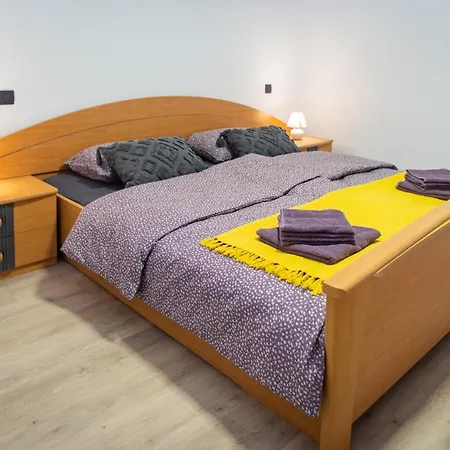 Cuckoo's Alpine Nest Apartamento *