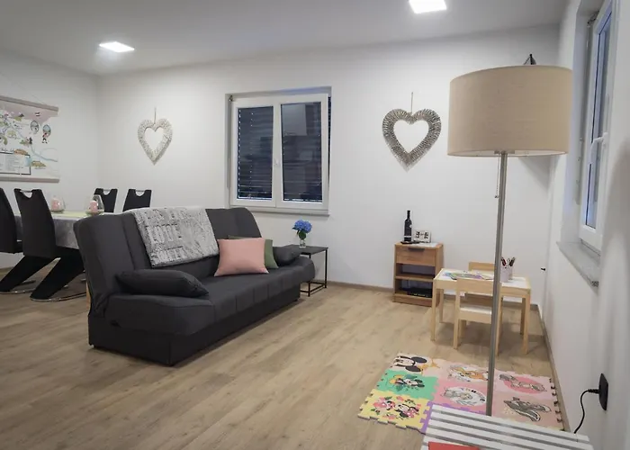 Cuckoo's Alpine Nest 公寓 勒什