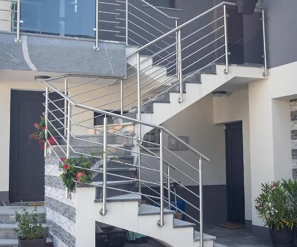 アパート Cuckoo's Alpine Nest レスツェ