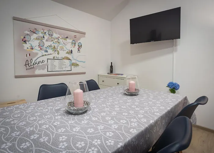 Cuckoo's Alpine Nest アパート *